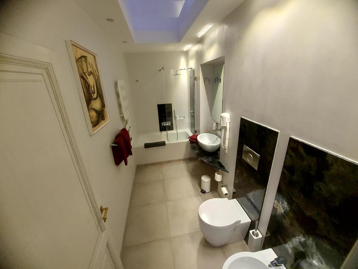 New! Bellissimo Palazzofranchi Pantheon Apartment